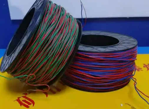 镇坪放炮线的主要材质有哪些？不同材质的适用场景有何区别？